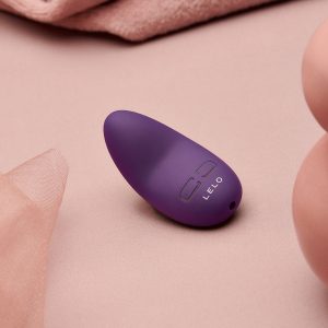 Lelo | Lily 3 : Dark Plum — Vibrators by Lelo
